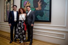 В Баку состоялась презентация проекта ART Rising в поддержку художников (ФОТО)