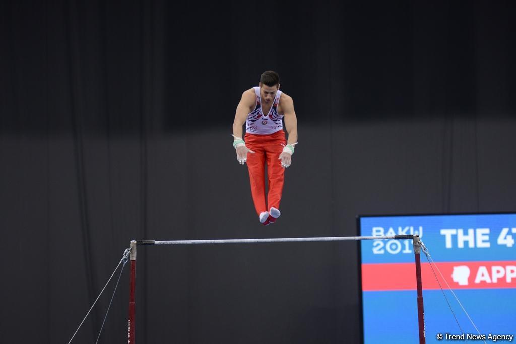 Азербайджанский гимнаст завоевал еще одно "золото" Исламиады в упражнениях на перекладине