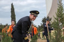 В Международном аэропорту Гейдар Алиев прошла акция по посадке деревьев (ФОТО) - Gallery Thumbnail