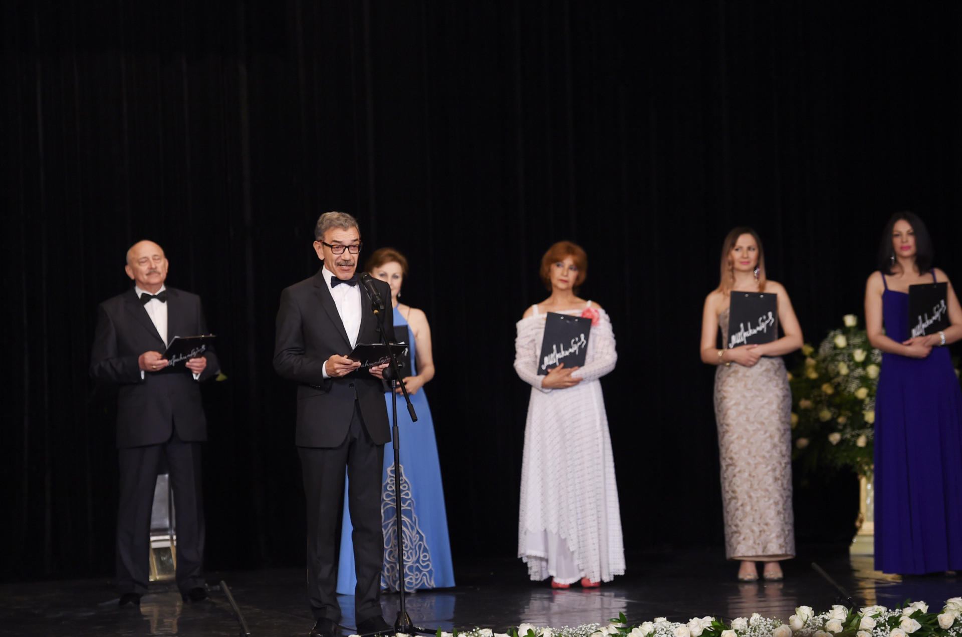 Первый вице-президент Мехрибан Алиева приняла участие в вечере памяти народного писателя, кинодраматурга и режиссера Магсуда Ибрагимбекова (ФОТО)