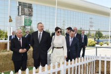 Президент Ильхам Алиев и его супруга ознакомились с XXIII Азербайджанской международной выставкой пищевой промышленности и XI Азербайджанской международной выставкой  сельского хозяйства (ФОТО) (версия 2) - Gallery Thumbnail
