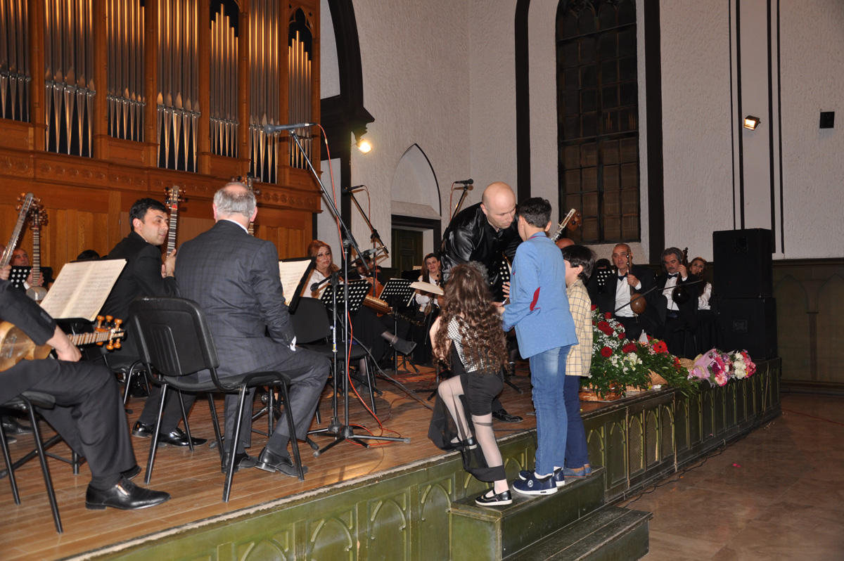 Магия тара в органном зале в Баку (ФОТО)