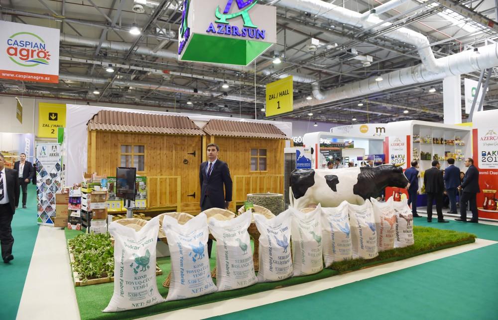 Azerbaijani president, first lady view World Food Azerbaijan, CaspianAgro exhibitions (PHOTO)