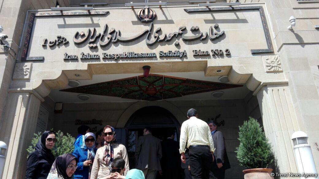 İranlı idmançılar da Bakıda İran prezidenti seçkilərində səs verirlər (FOTO)