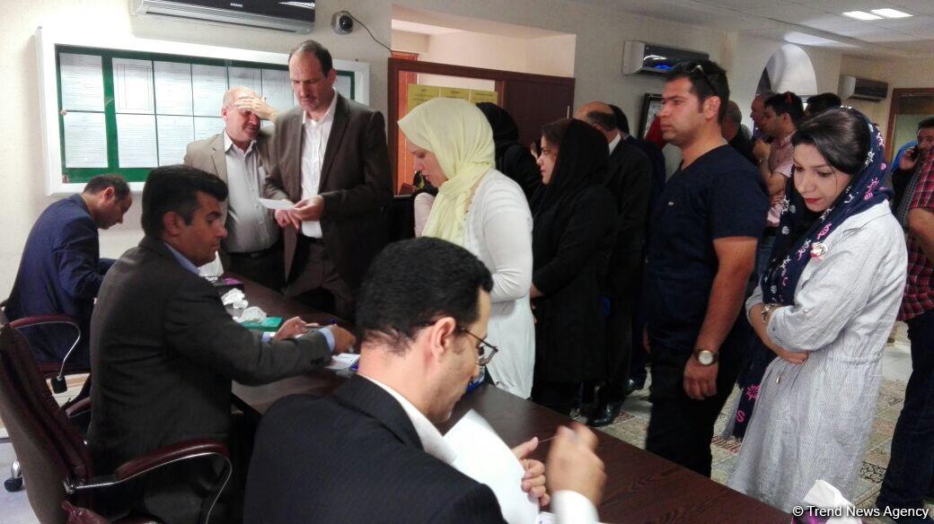 Iran election: Unprecedented turnout at Baku polling station (PHOTO)