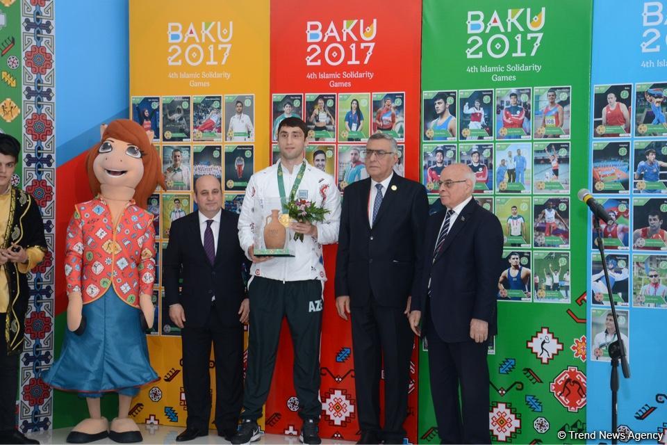 "Zəfər günləri": İslamiadada qalib gələn idmançılarımızla görüş keçirilib (FOTO)