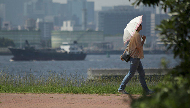 В Японии в воскресенье из-за жары госпитализировали почти 30 человек