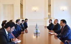 Президент Азербайджана принял делегацию ОАЭ (ФОТО) (версия 2) - Gallery Thumbnail