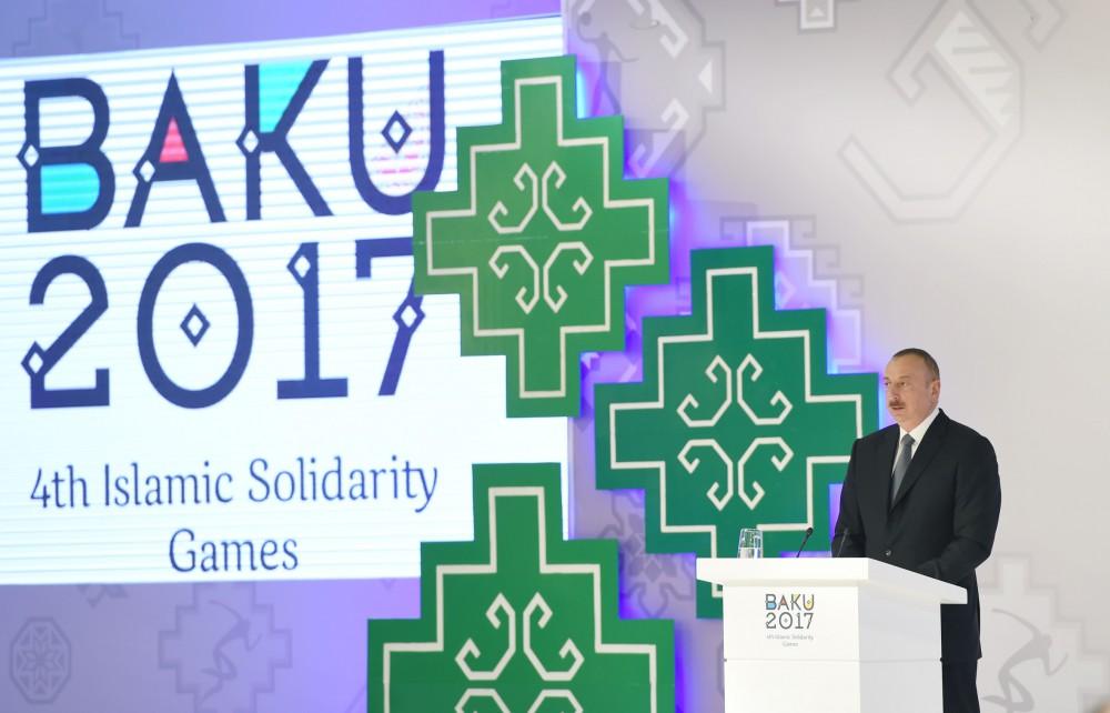 Президент Ильхам Алиев и Первая леди Мехрибан Алиева приняли участие во встрече с победителями IV Игр исламской солидарности, тренерами и представителями спортивной общественности (ФОТО) - Gallery Image