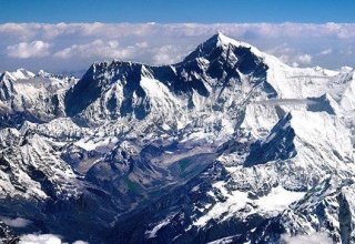 На Эвересте нашли тела погибших альпинистов