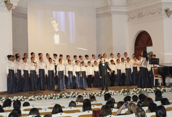 Müslüm Maqomayevin 75 illik yubileyi münasibətilə konsert keçirilib (FOTO)