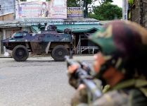Filippin hökuməti terrorçuların işğal etdiyi adaya qoşun yeritdi (FOTO)