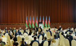 Президент Азербайджана Ильхам Алиев и Первая леди Мехрибан Алиева приняли участие в официальном приеме по случаю Дня Республики (ФОТО)