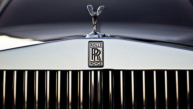 Rolls-Royce motor cars suspend production in UK over coronavirus