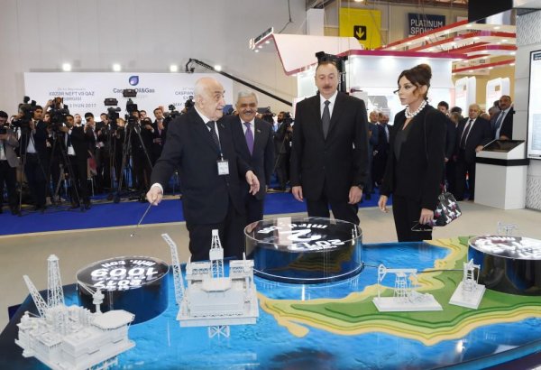 Президент Ильхам Алиев и Первая леди Мехрибан Алиева приняли участие в открытии ХХIV Международной выставки и конференции "Нефть и газ Каспия-2017" (ФОТО)