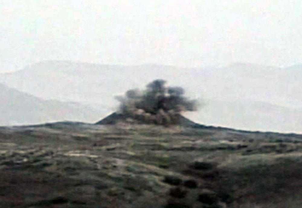 Ermənistan silahlı qüvvələrinin iki hərbi obyekti dağıdılıb (VİDEO)