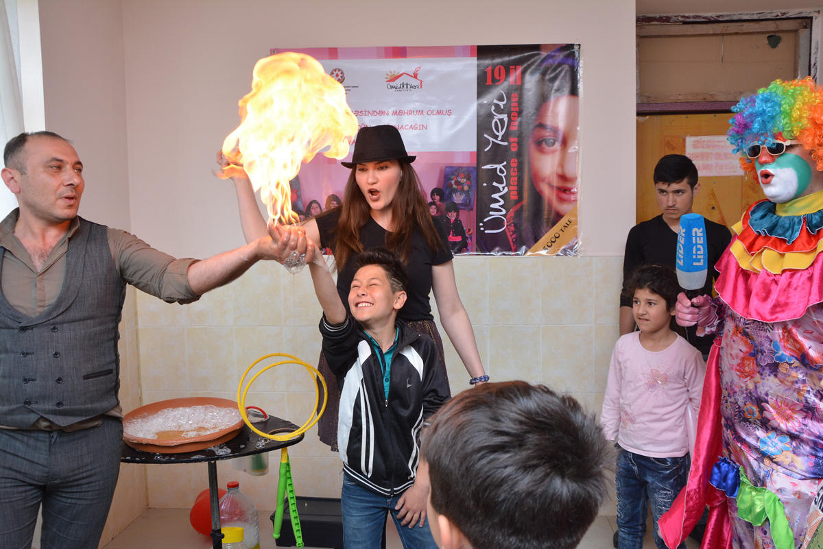 Коллектив проекта Lider TV провел благотворительную акцию в "Ümid Yeri"  (ФОТО)