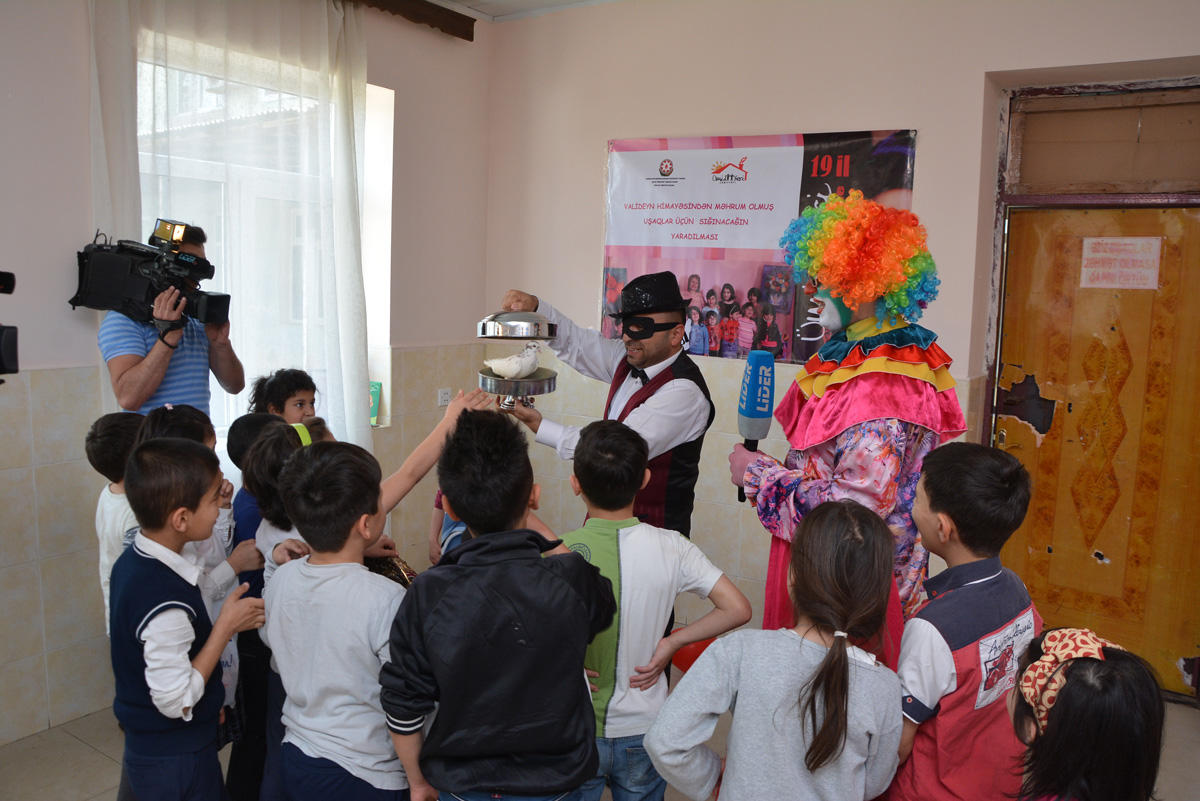 Коллектив проекта Lider TV провел благотворительную акцию в "Ümid Yeri"  (ФОТО)
