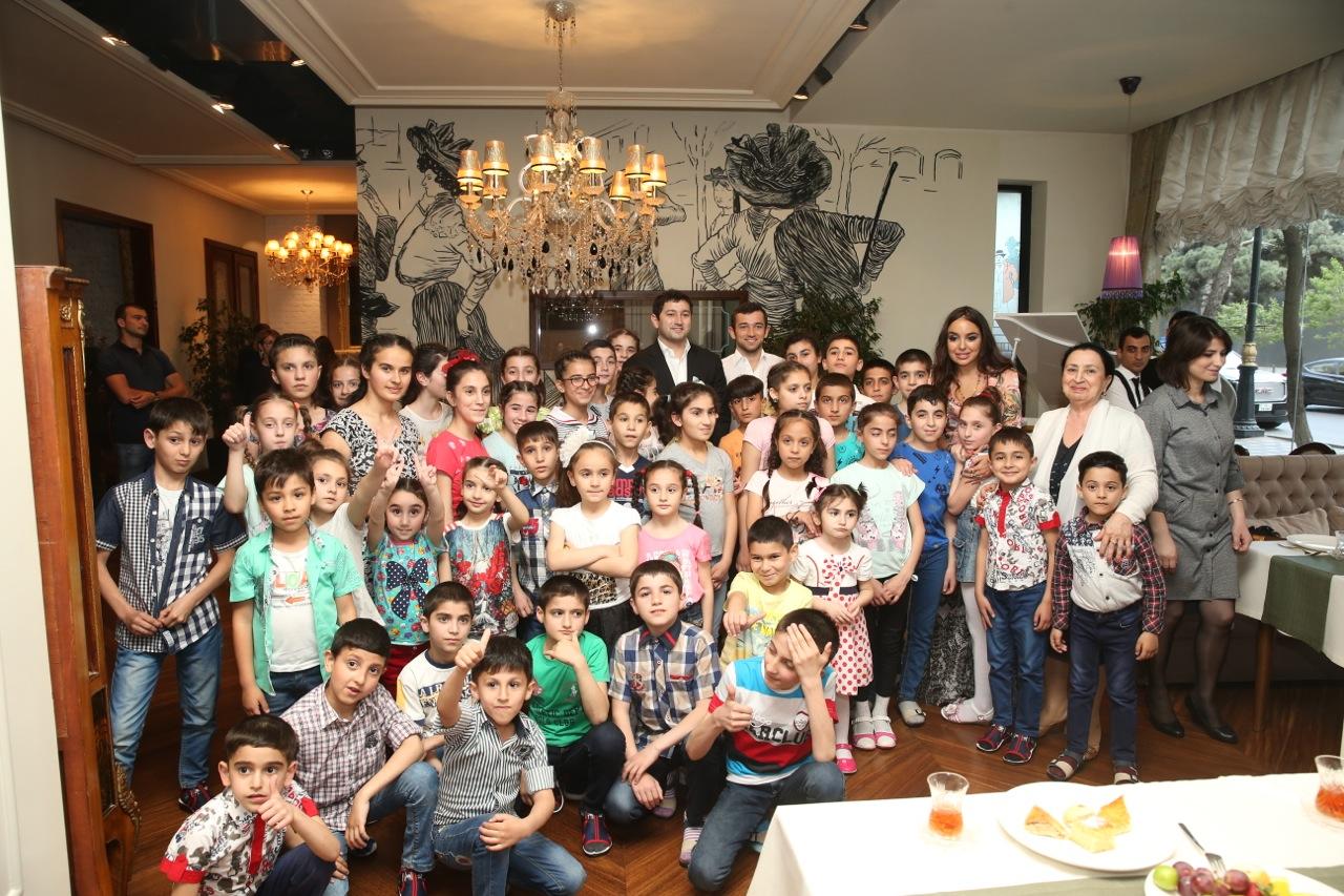 Heydar Aliyev Foundation VP meets orphanage children in Baku (PHOTO)