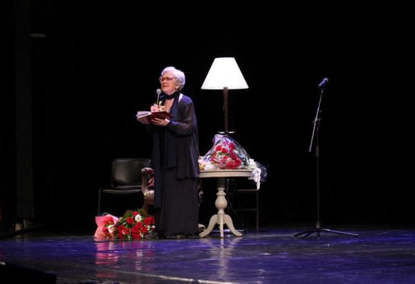 Поздравления из Израиля! Блистательная Дина Тумаркина о родном театре в Баку (ФОТО)