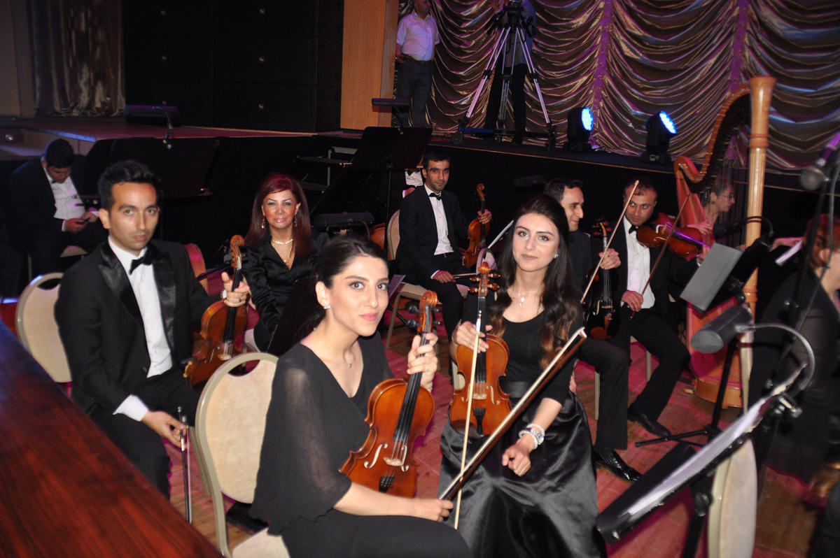 Heydər Əliyev Sarayında Emin Sabitoğlunun mahnılarından ibarət konsert keçirilib (FOTO)