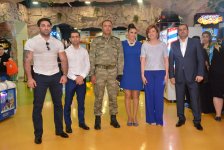 Спортсмены и военнослужащие провели в Баку акцию "Подари улыбку другу" (ФОТО)