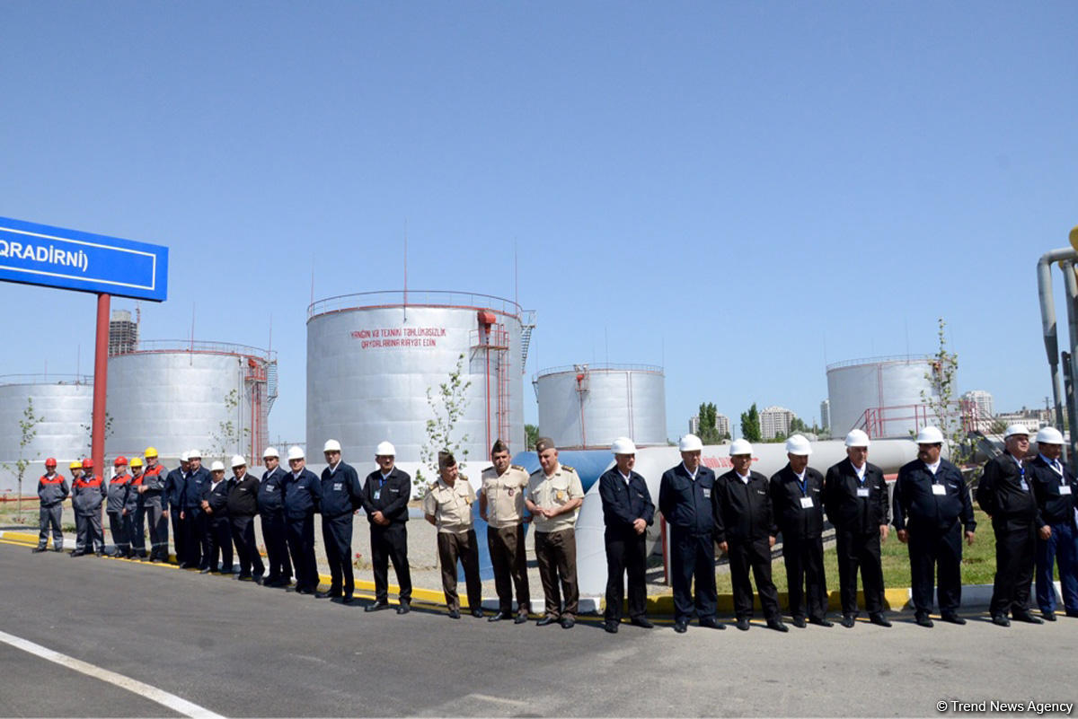 SOCAR Neft Emalı Zavodunda yeni qurğu istifadəyə verib (FOTO)