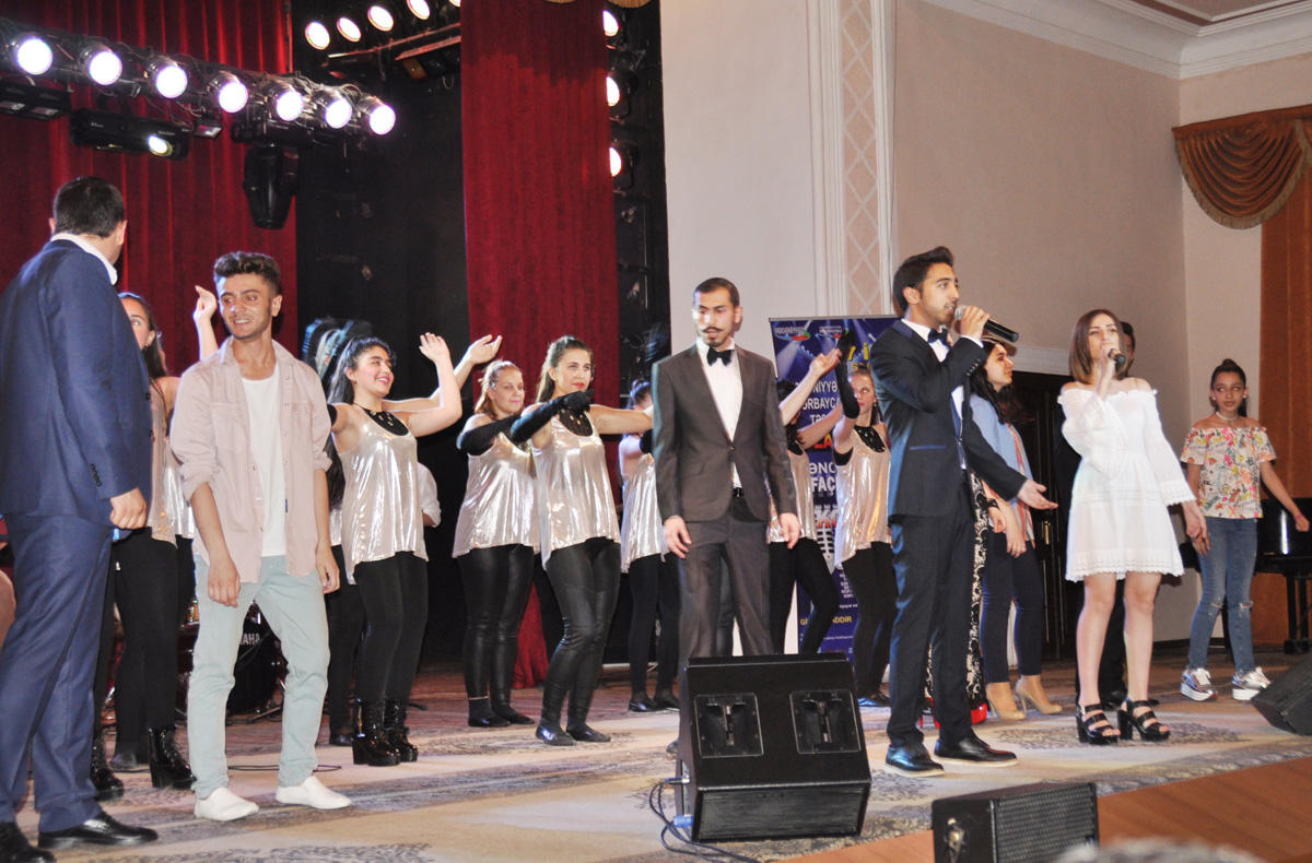 "Страна огней" нашей молодежи: История зарождения эстрадной музыки в Азербайджане (ФОТО)