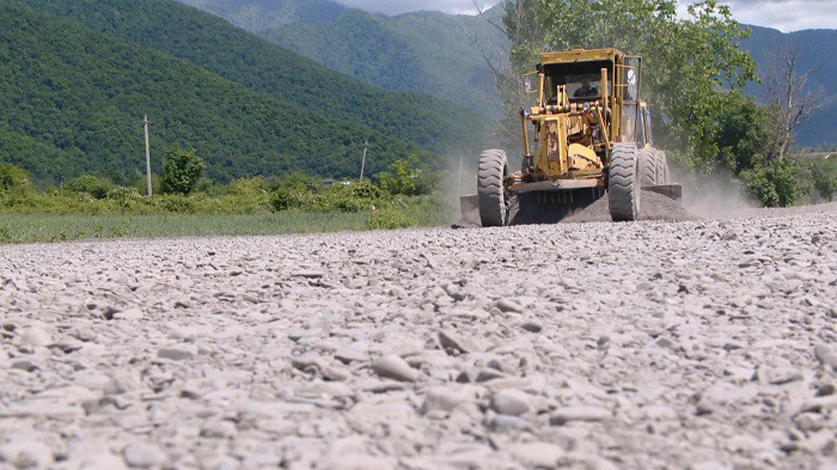 Qax-Zaqatala avtomobil yolu yenidən qurulur (VİDEO/FOTO)