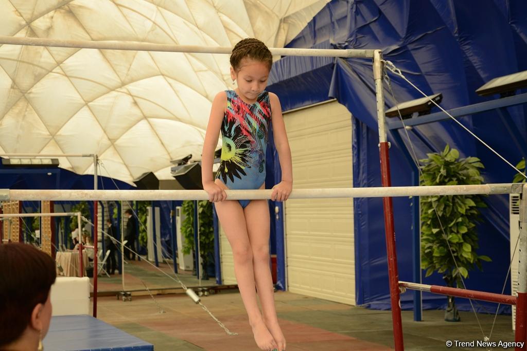 İdman və akrobatika gimnastikası üzrə Bakı çempionatı və Azərbaycan birinciliklərinə start verildi (FOTO)