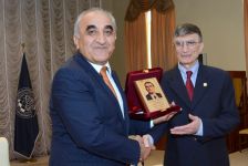 Nobel Ödüllü Türk Bilim İnsanı Sancar Azerbaycan'da