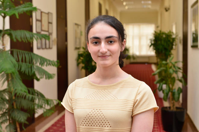 “Baku Higher Oil School has everything I want for my higher education,” says prospective student earning 700 points (PHOTO)