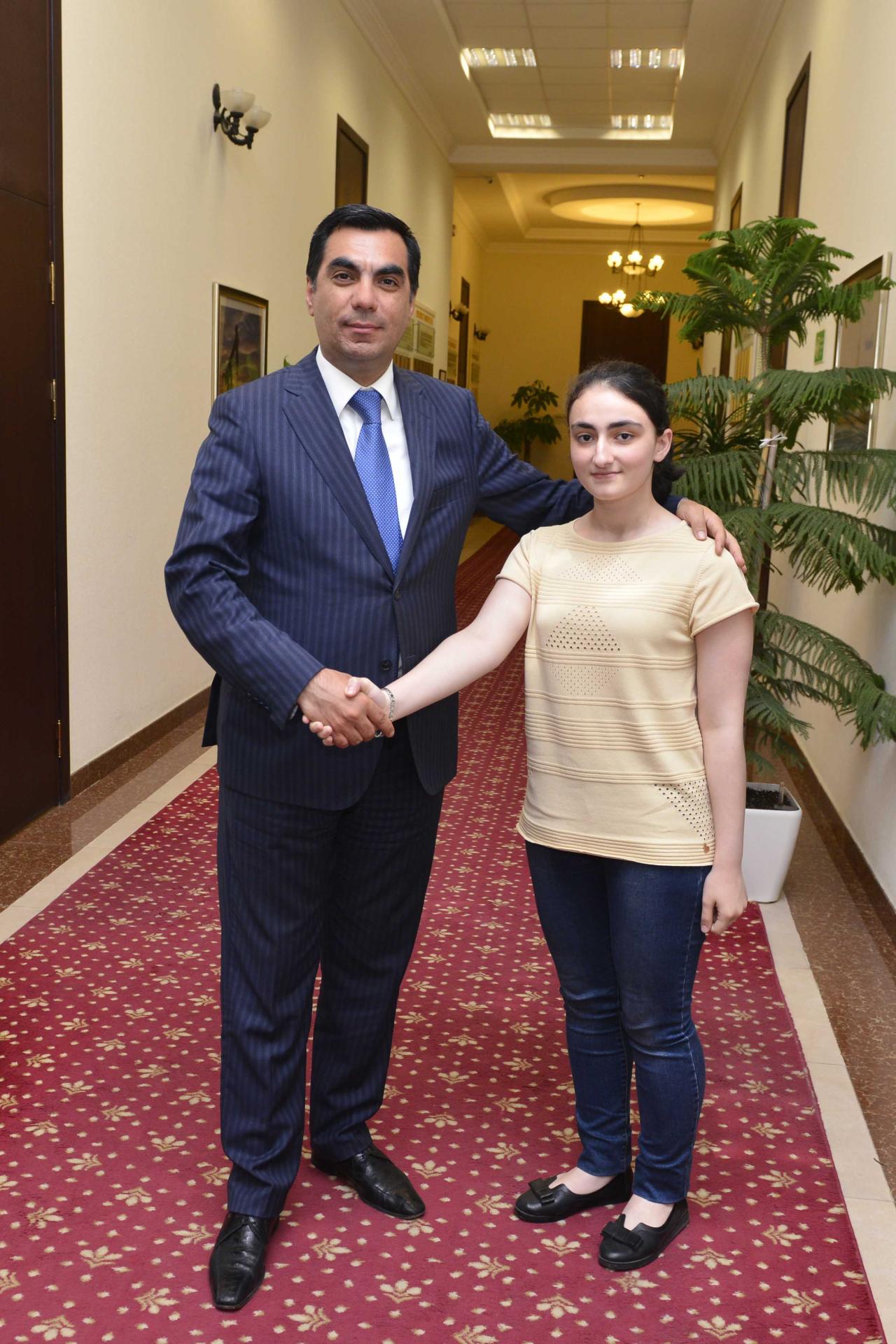 “Baku Higher Oil School has everything I want for my higher education,” says prospective student earning 700 points (PHOTO)