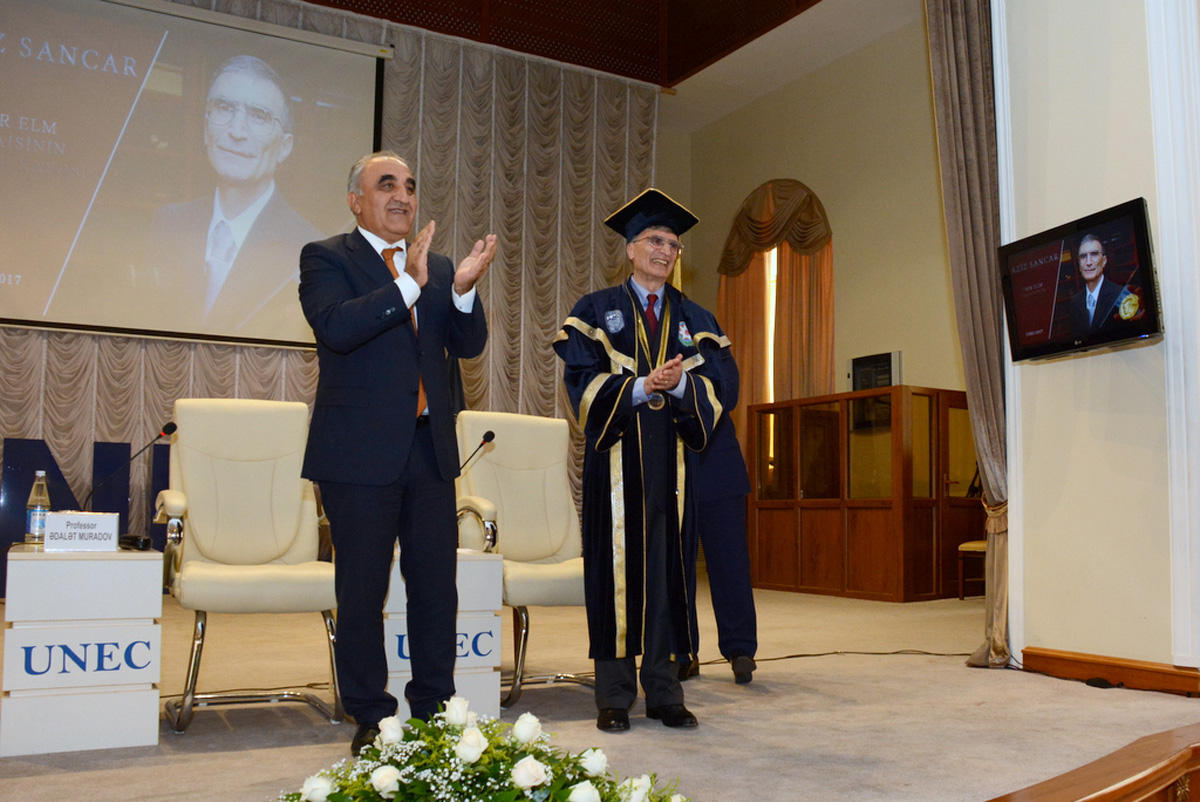 Nobel mükafatçısı Aziz Sancar UNEC-də olub (FOTO)