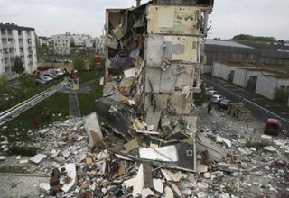 В Колумбии три человека погибли при обрушении жилого дома