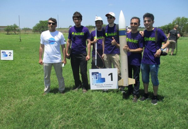 Азербайджанские студенты запустили модель микроспутника