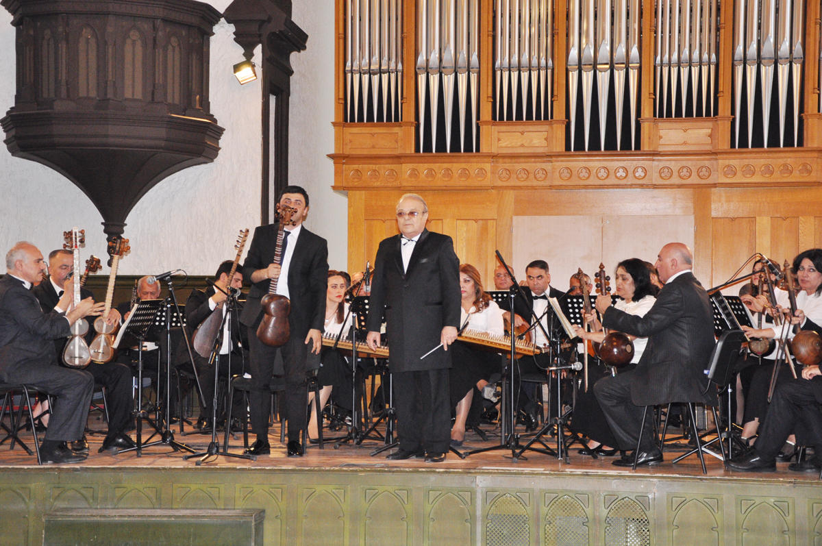 Волшебное звучание тара Кямала Нуриева в органном зале (ФОТО)