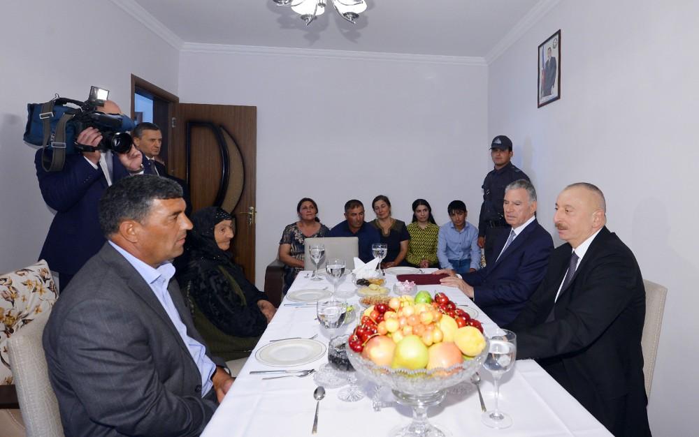 Президент Ильхам Алиев ознакомился с домом жителя села Джоджуг Мерджанлы Огтая Хазиева (ФОТО)