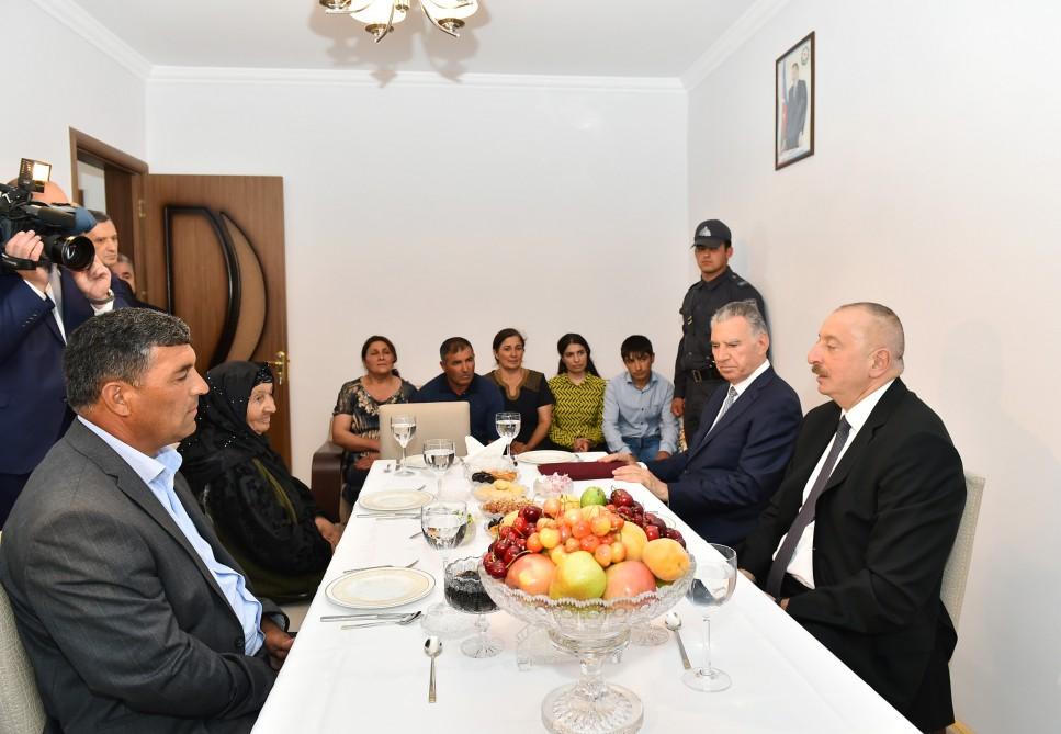 Prezident İlham Əliyev: Gün gələcək, Azərbaycan bayrağı Şuşada da qaldırılacaq (FOTO)