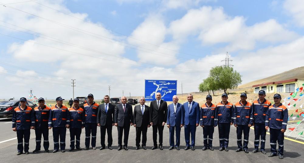 Президент Ильхам Алиев принял участие в открытии сельской дороги в Джоджуг Мерджанлы (ФОТО)