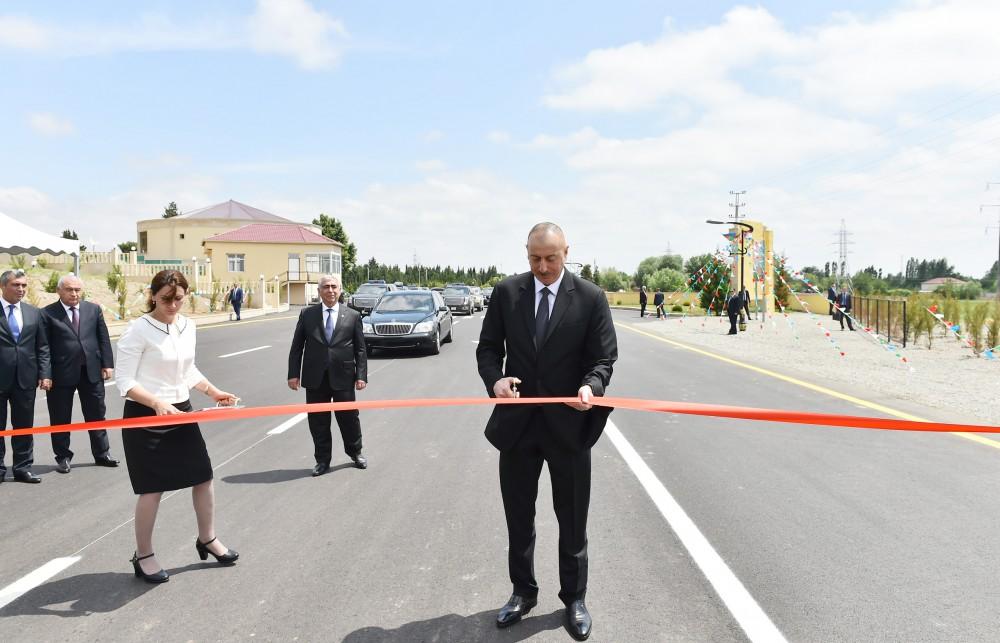 Prezident İlham Əliyev yenidən qurulan Cocuq Mərcanlı kəndində görülən işlərlə tanış olub (FOTO)