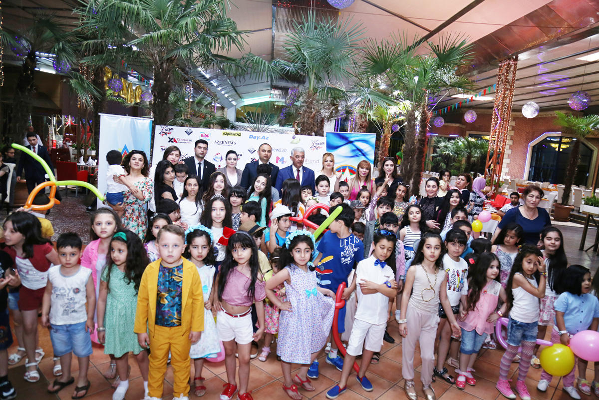 В Баку прошел вечер "Подари детям радость" с участием звезд эстрады (ФОТО)