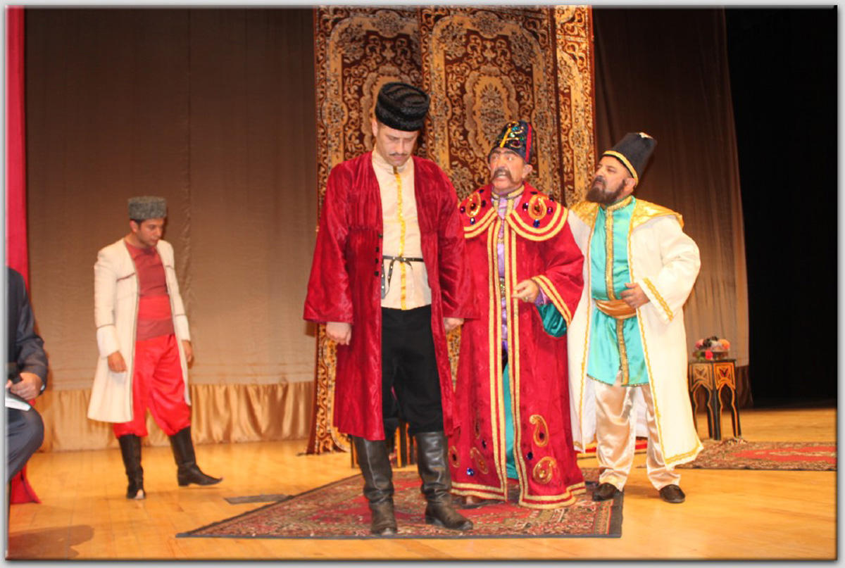 Teatr bölgələrdə qastrol səfərini başa vurub (FOTO)