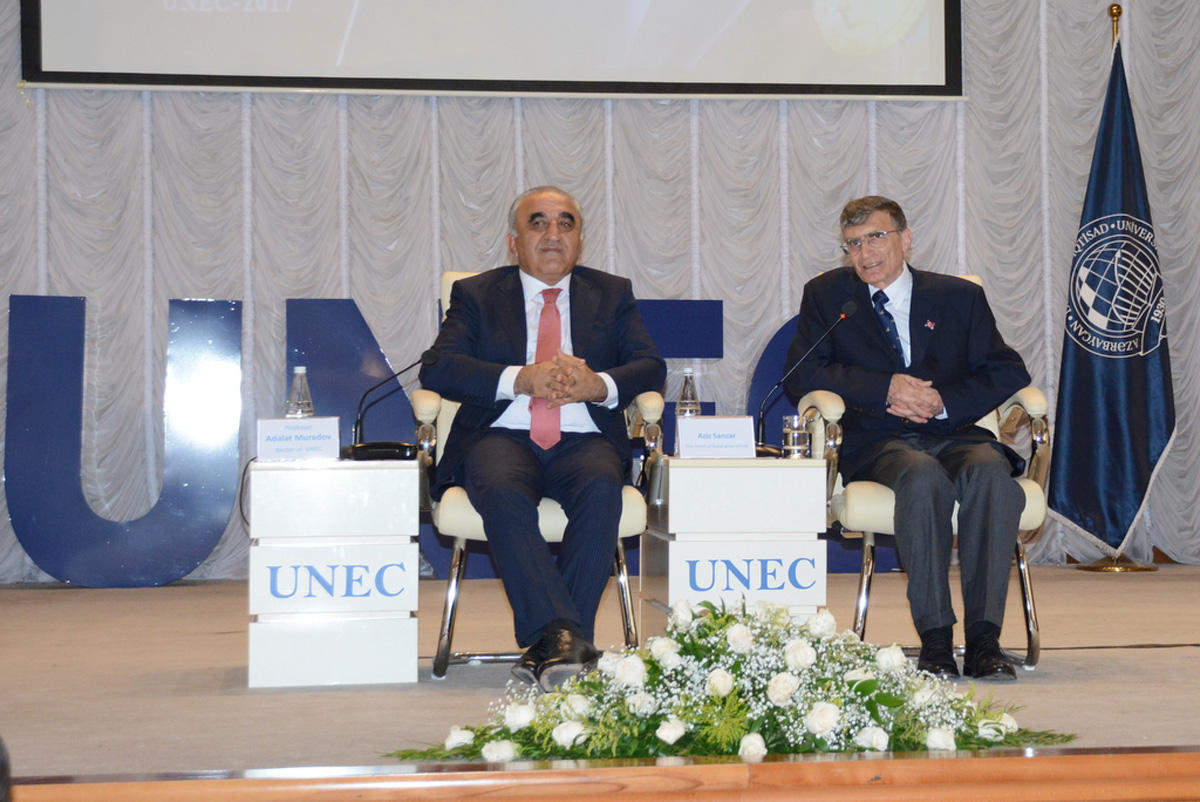 Nobel mükafatı laureatı Aziz Sancar UNEC tələbələri ilə görüşüb (FOTO)