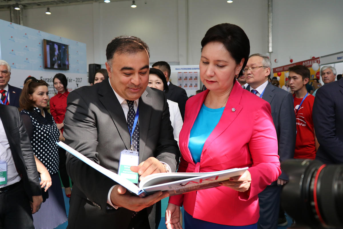 Azərbaycan Astanada 2-ci Avrasiya Beynəlxalq Kitab sərgisində təmsil olunur (FOTO)