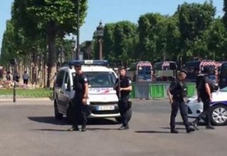 Полиция задержала трех человек во время демонстраций в Париже