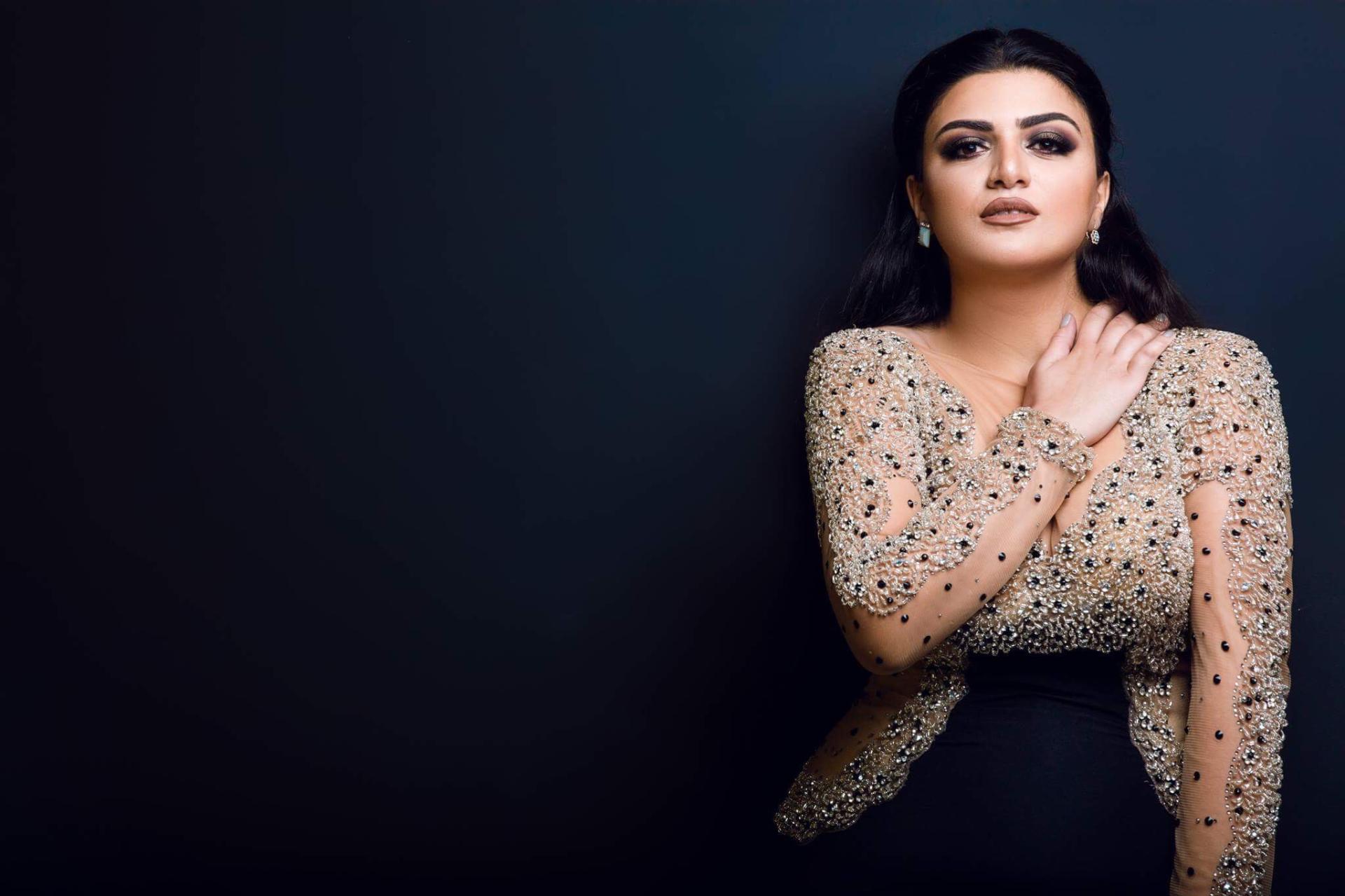 Певица из Турции проведет в Баку конкурс среди супермам (ФОТО, АУДИО)
