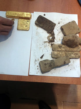 Предотвращен вывоз свыше 7 кг золотых слитков из Азербайджана в Иран (ФОТО)