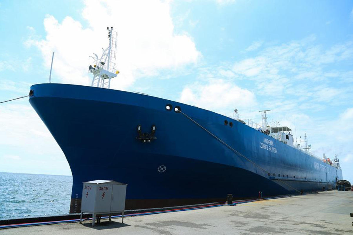 Azerbaijan Caspian Shipping overhauls large ferry (PHOTO)