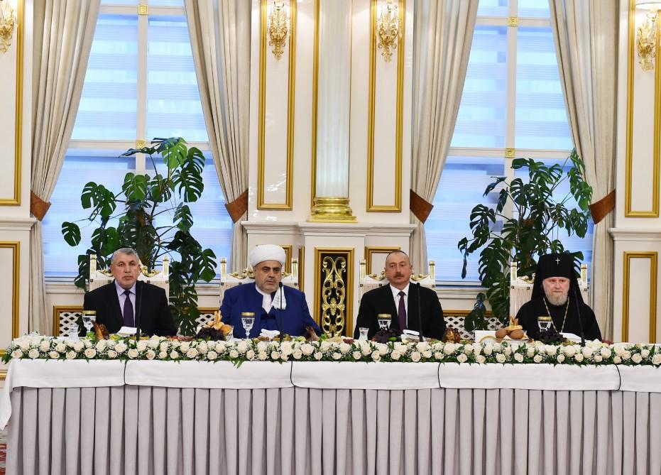 Ilham Aliyev attends Iftar ceremony on occasion of Ramadan